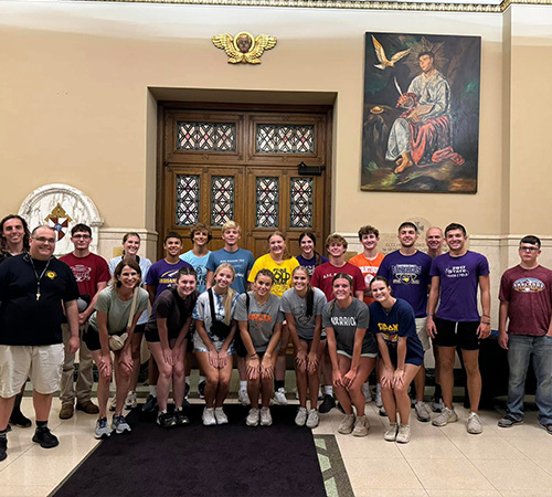 STAT Teens from St. Thomas Aquinas on a mission trip in group photo